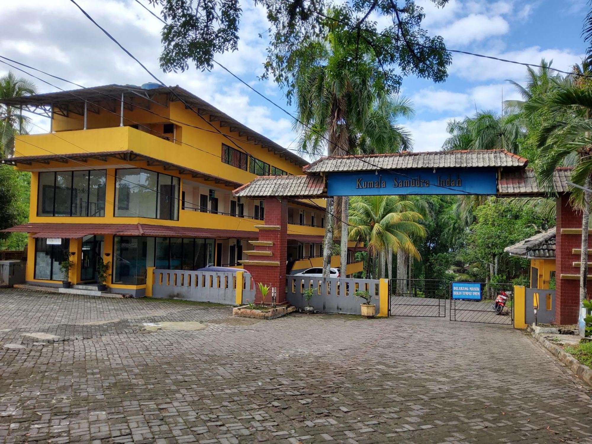 Hotel Kumala Samudra Tjikakaka Exterior foto